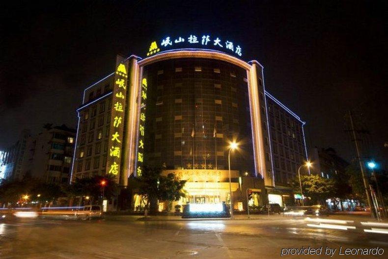 Minshan Lhasa Grand Hotel Chengdu Exterior foto