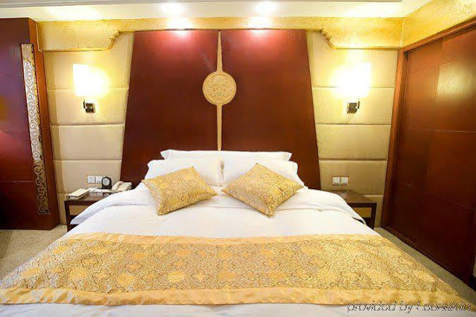 Minshan Lhasa Grand Hotel Chengdu Cameră foto